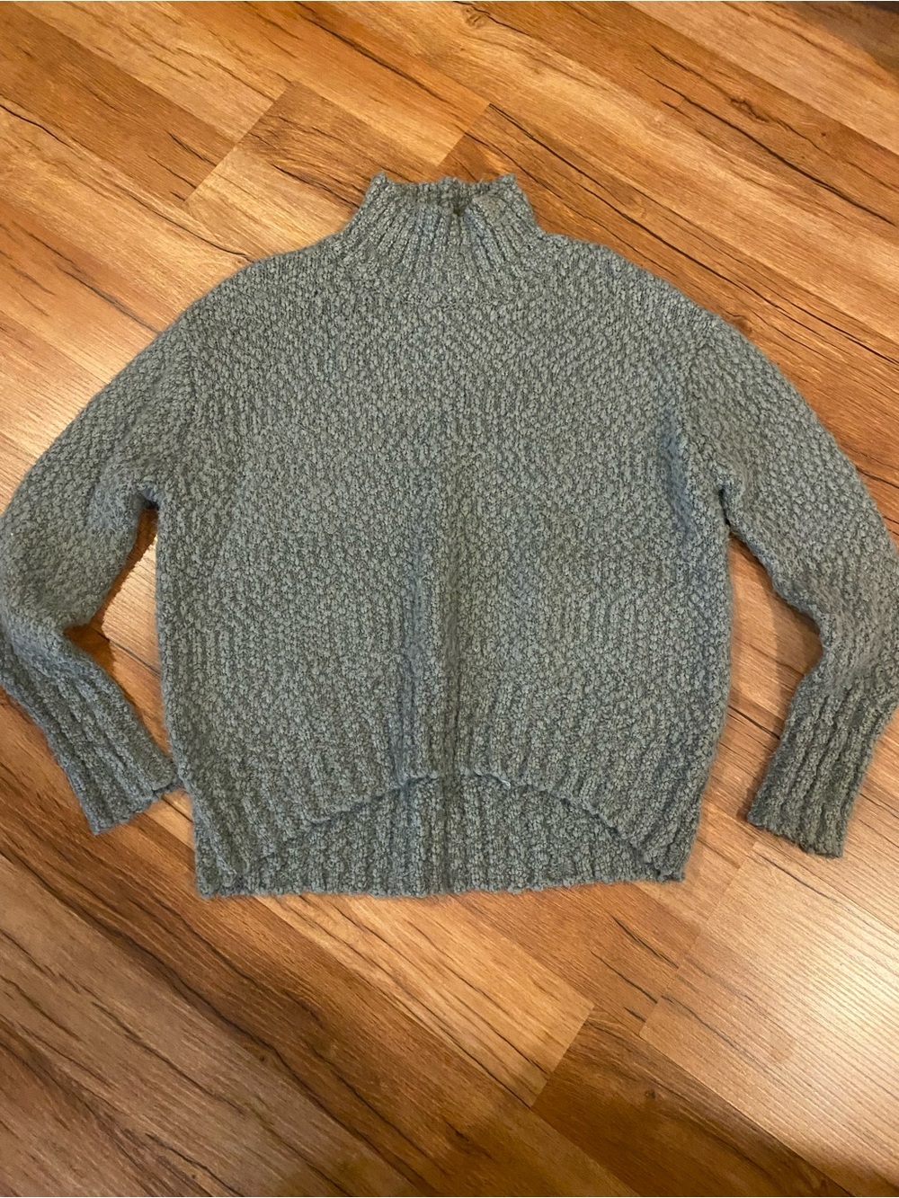 Cynthia Rowley Green comfy sweater small